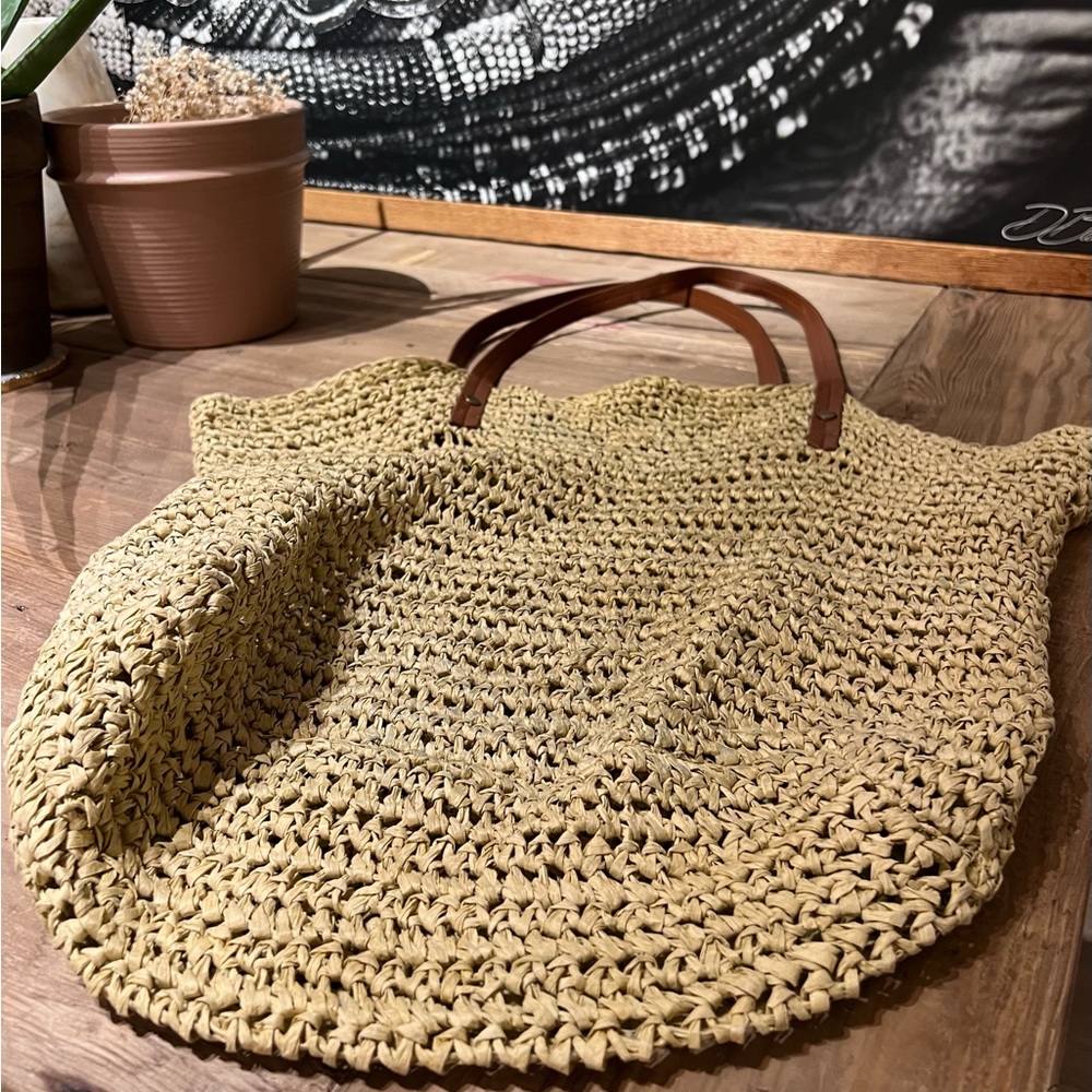 J. Crew Summer Beach Bag Paper Straw Weave Leather trim very good condition
